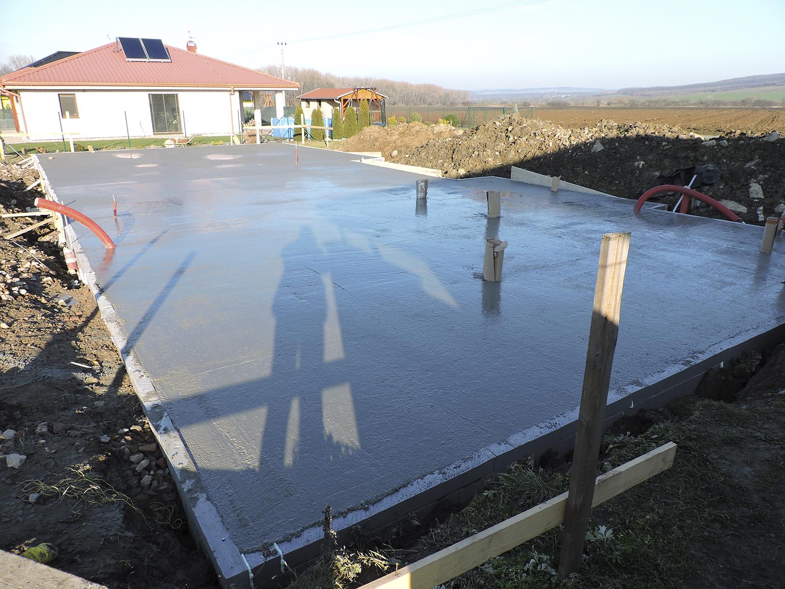 Základová deska domu v Nivnici pro zdivo z vápenopískových cihel