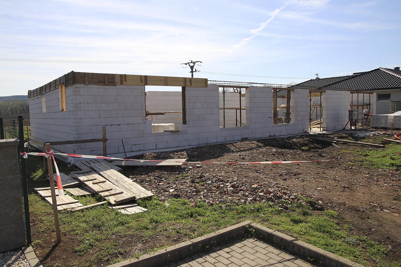 Obvodové zdi z vápenopískových cihel Sendwix